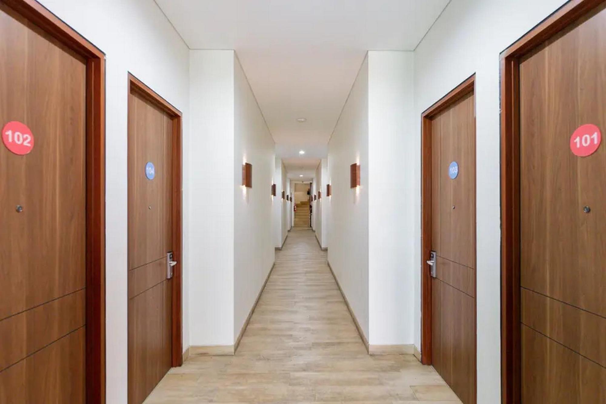 Sans Hotel Rajawali Surabaya By Reddoorz Krembangan Εξωτερικό φωτογραφία