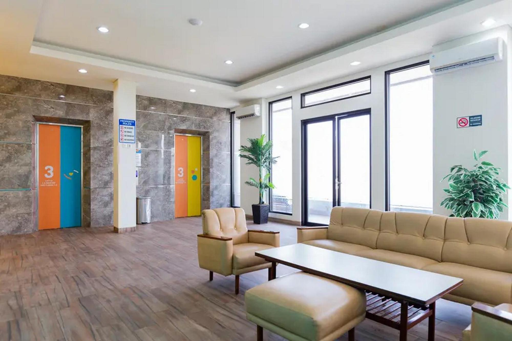 Sans Hotel Rajawali Surabaya By Reddoorz Krembangan Εξωτερικό φωτογραφία