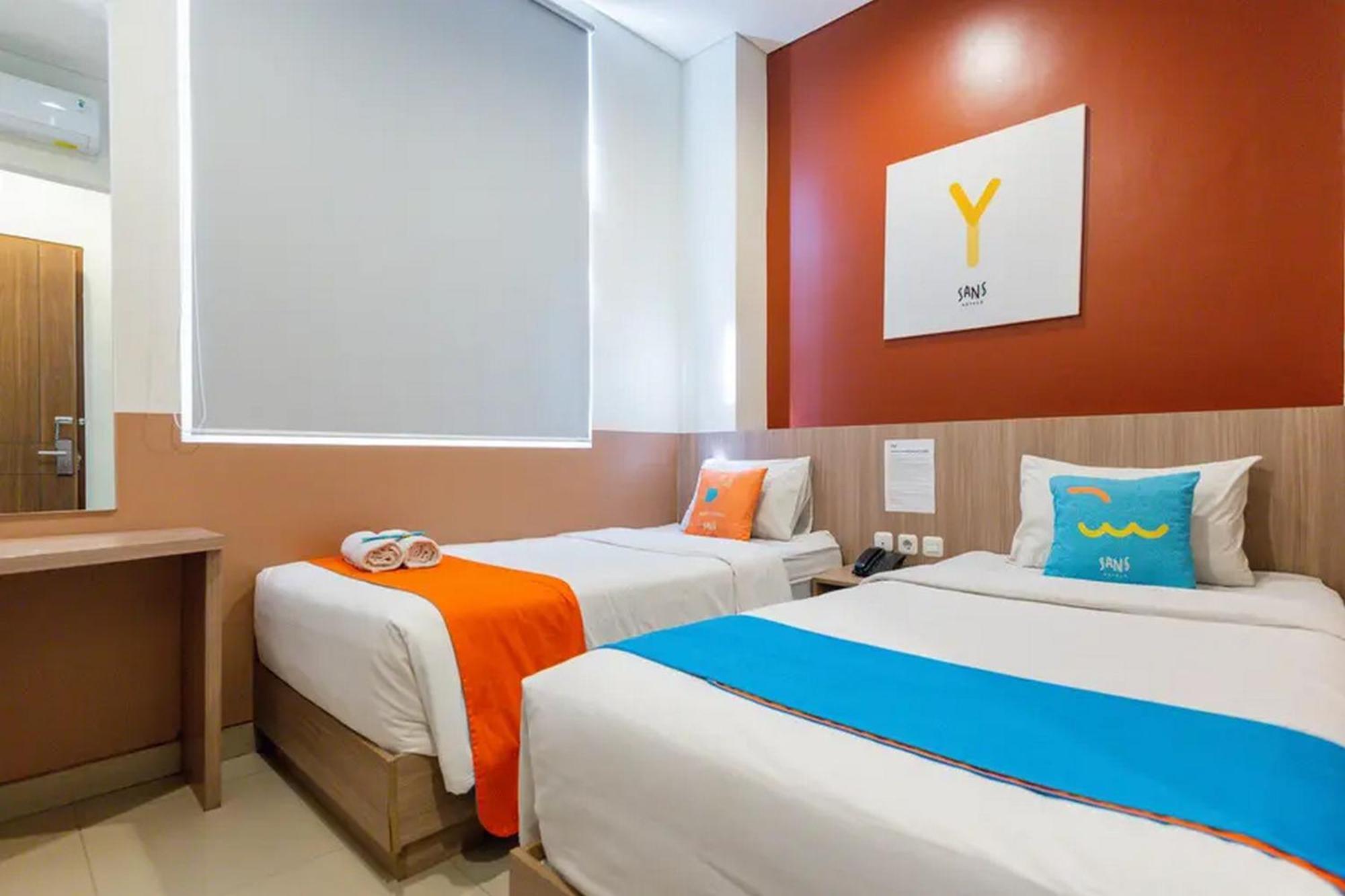 Sans Hotel Rajawali Surabaya By Reddoorz Krembangan Εξωτερικό φωτογραφία