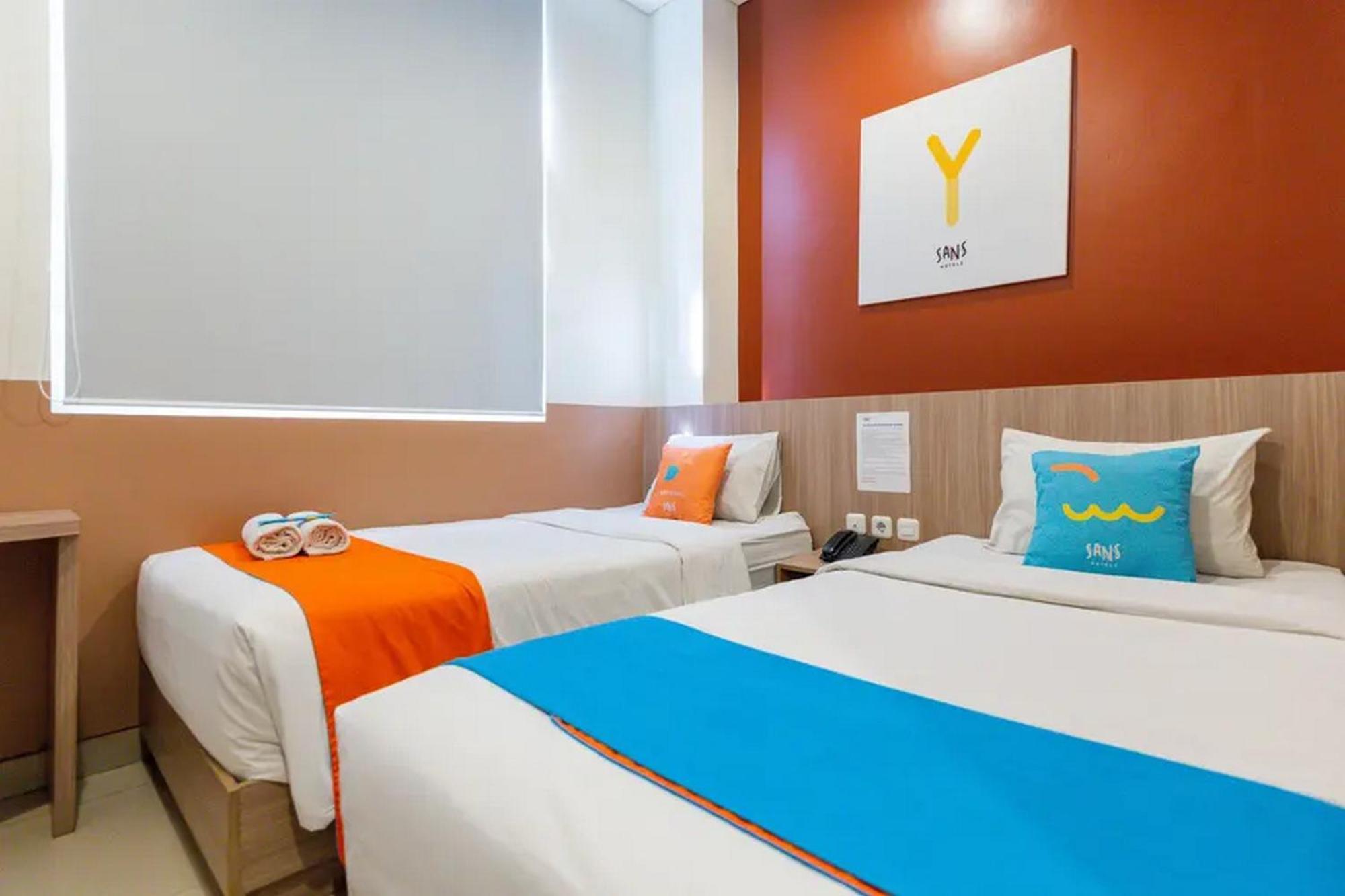 Sans Hotel Rajawali Surabaya By Reddoorz Krembangan Εξωτερικό φωτογραφία