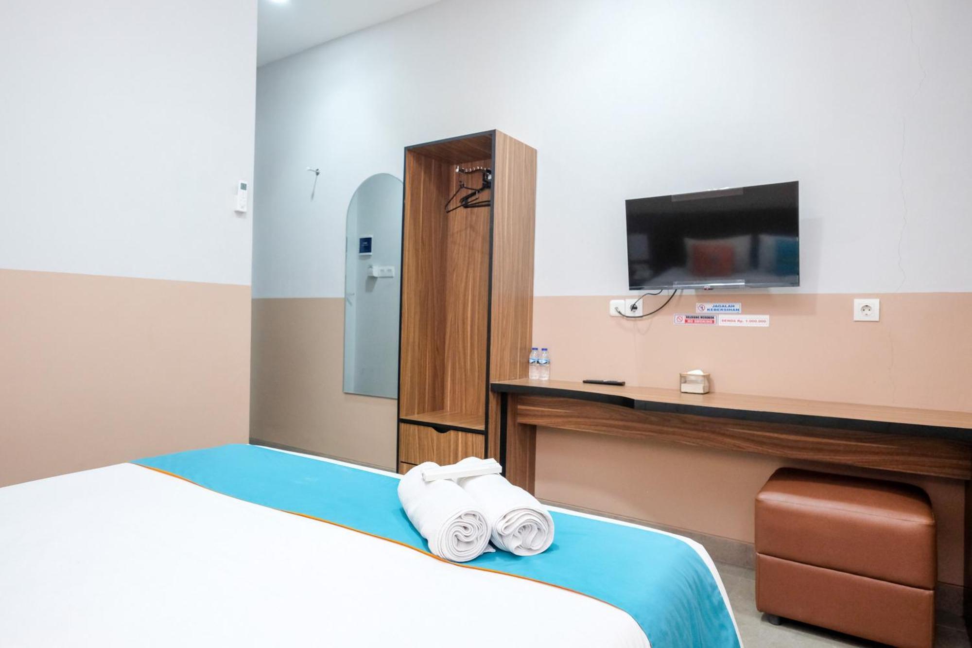 Sans Hotel Rajawali Surabaya By Reddoorz Krembangan Εξωτερικό φωτογραφία