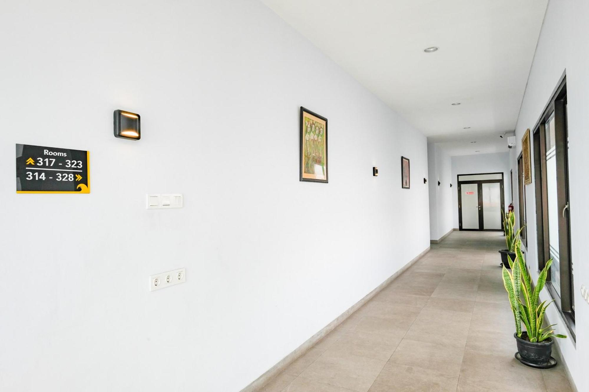 Sans Hotel Rajawali Surabaya By Reddoorz Krembangan Εξωτερικό φωτογραφία
