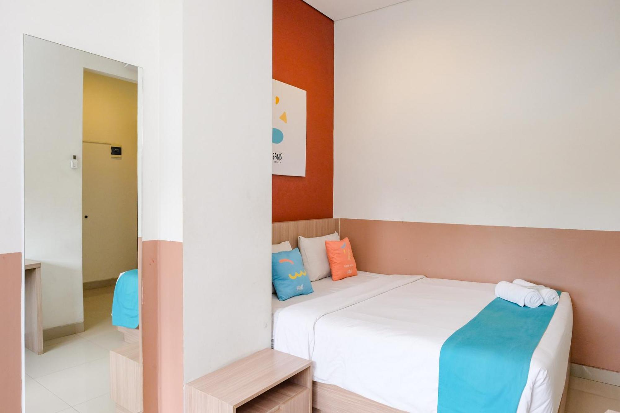 Sans Hotel Rajawali Surabaya By Reddoorz Krembangan Εξωτερικό φωτογραφία