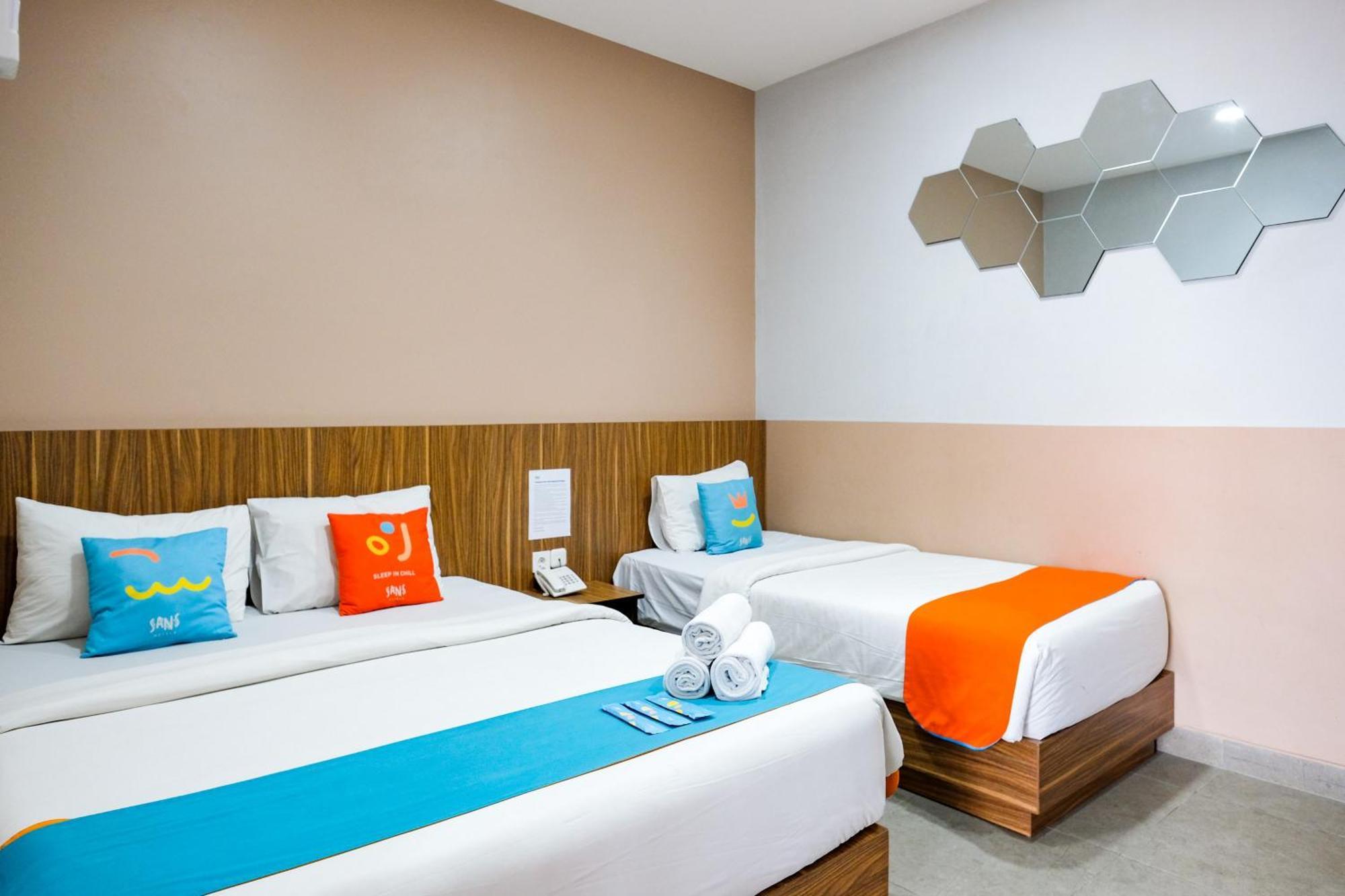 Sans Hotel Rajawali Surabaya By Reddoorz Krembangan Εξωτερικό φωτογραφία