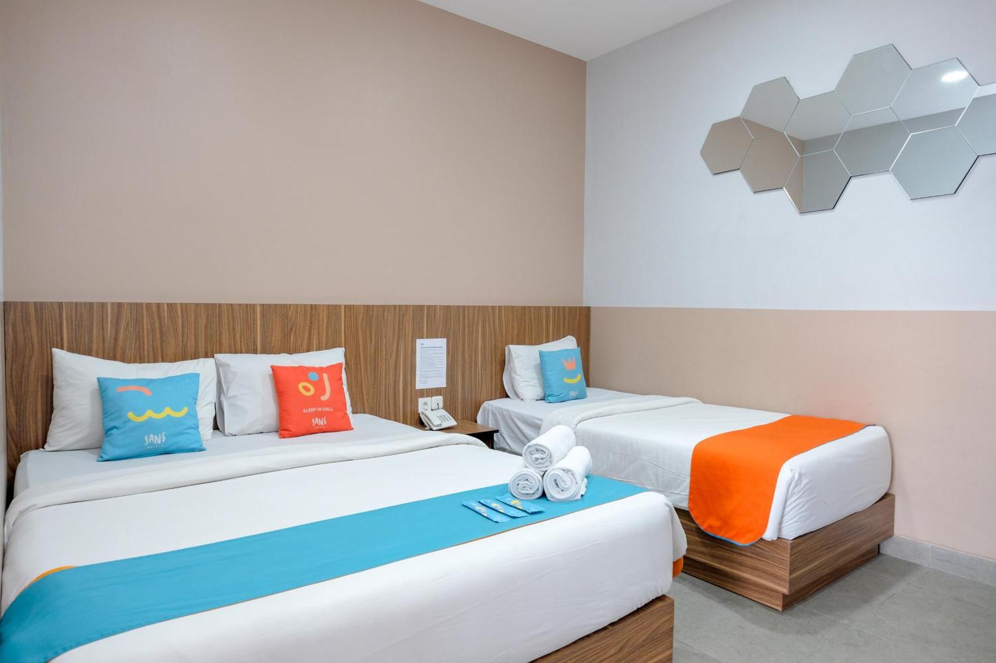 Sans Hotel Rajawali Surabaya By Reddoorz Krembangan Εξωτερικό φωτογραφία