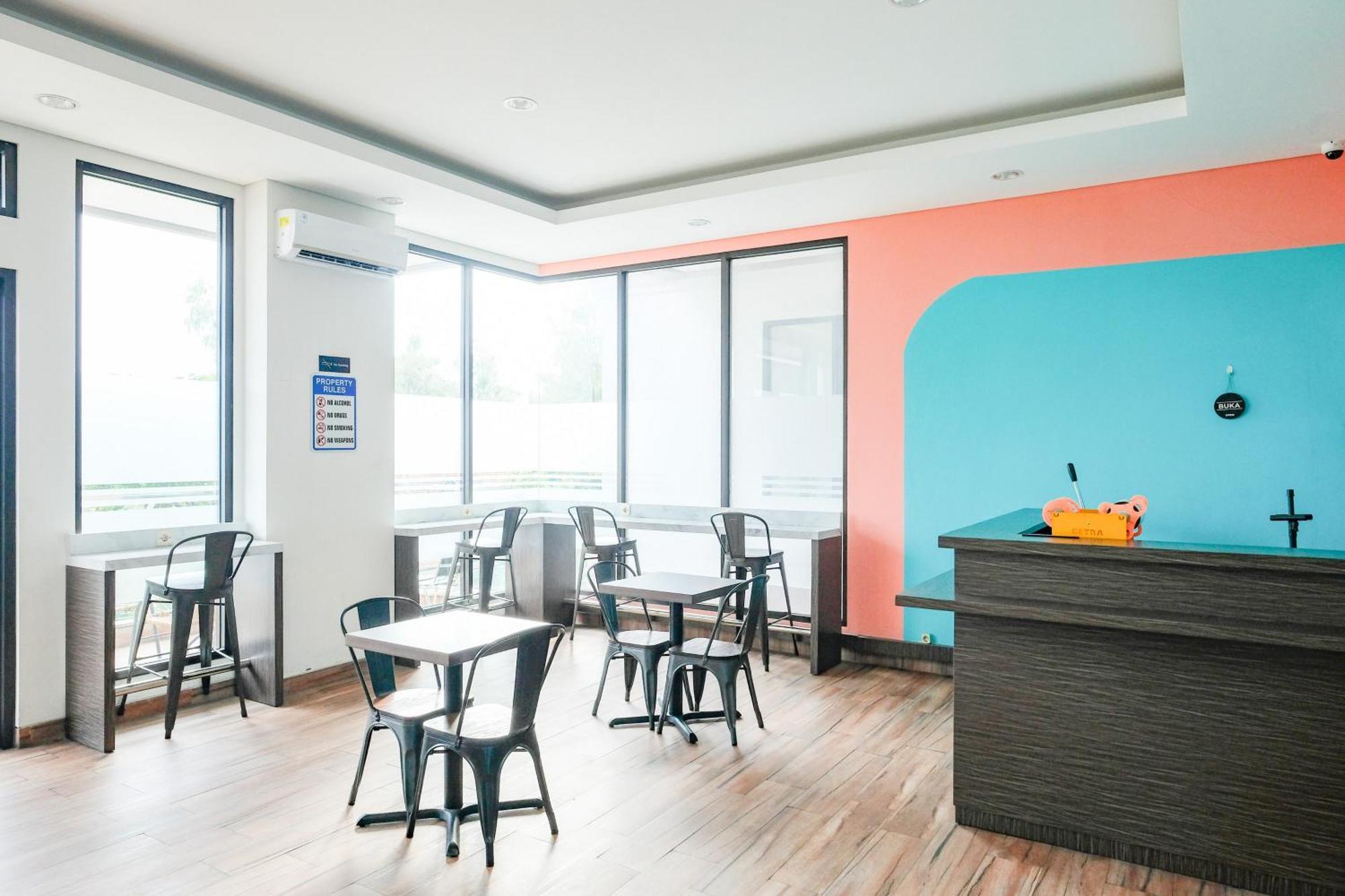 Sans Hotel Rajawali Surabaya By Reddoorz Krembangan Εξωτερικό φωτογραφία