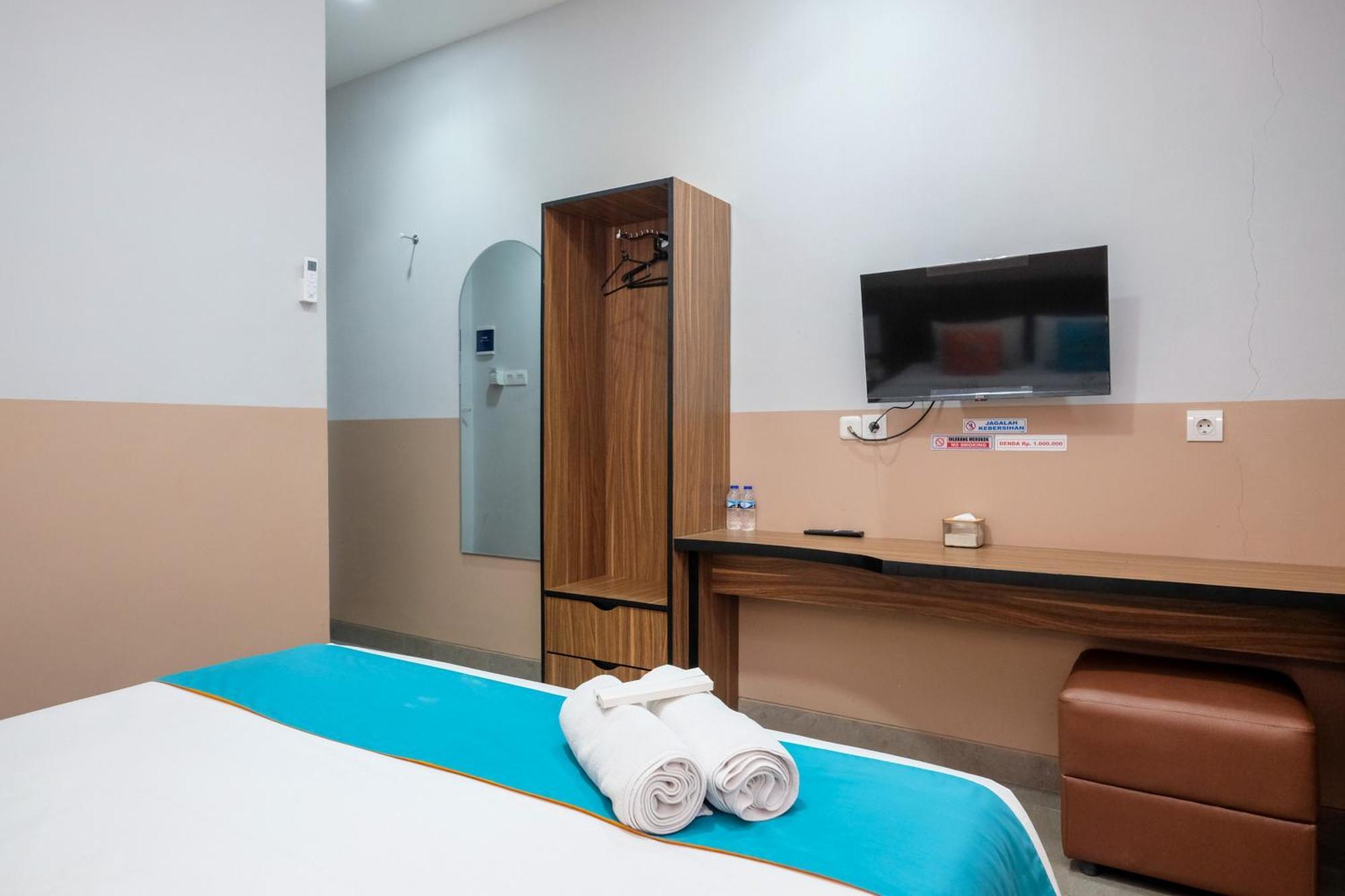 Sans Hotel Rajawali Surabaya By Reddoorz Krembangan Εξωτερικό φωτογραφία