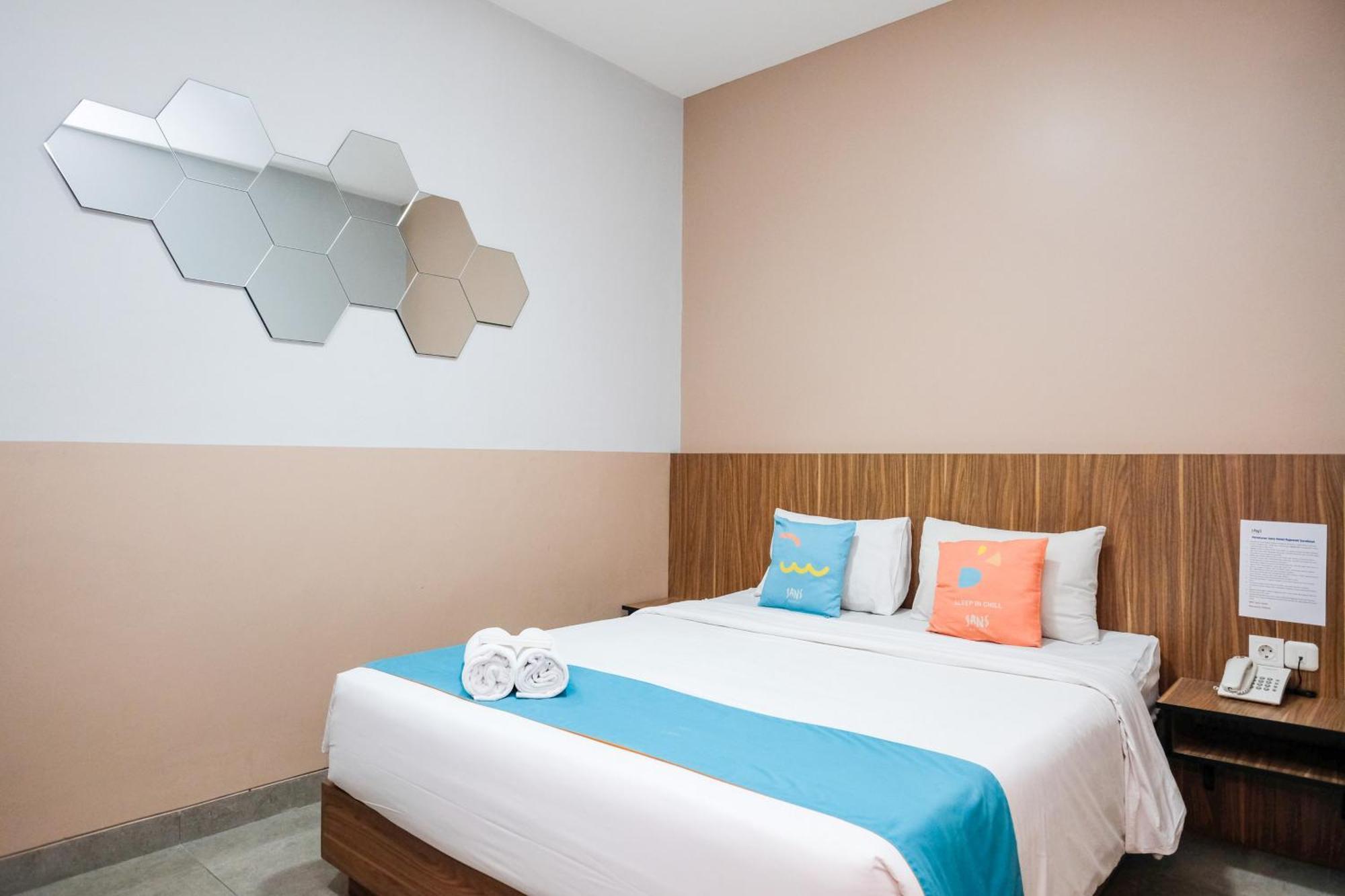 Sans Hotel Rajawali Surabaya By Reddoorz Krembangan Εξωτερικό φωτογραφία