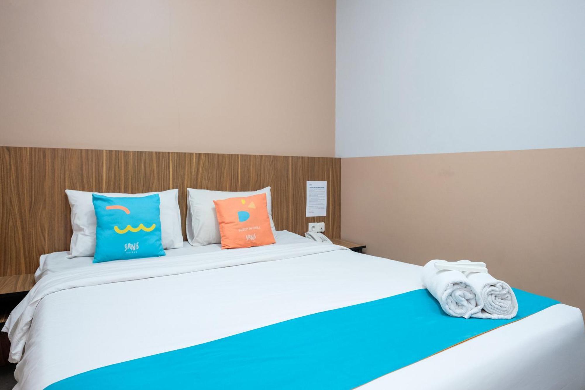 Sans Hotel Rajawali Surabaya By Reddoorz Krembangan Εξωτερικό φωτογραφία